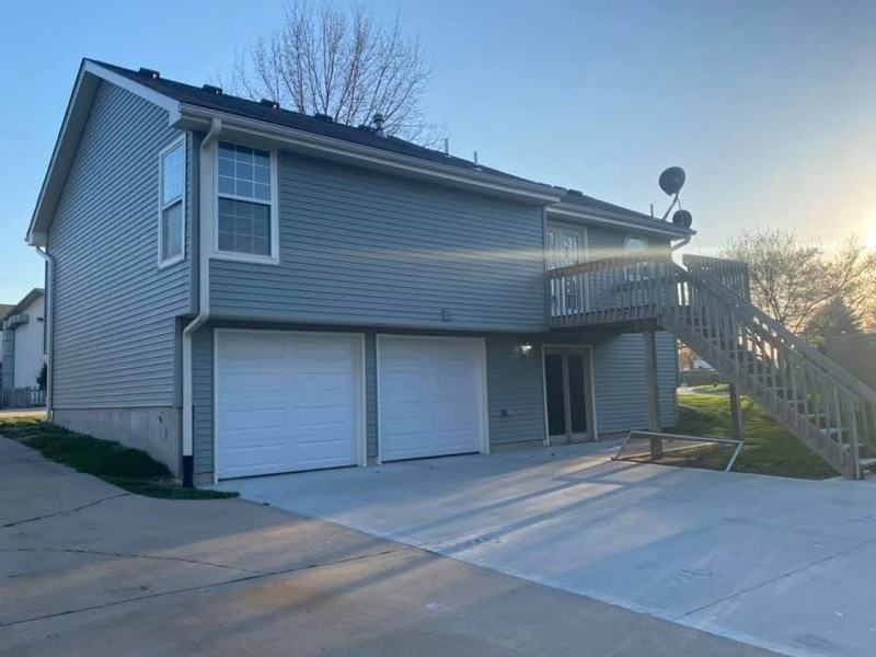 10501 N Central St - Photo 3 of 20