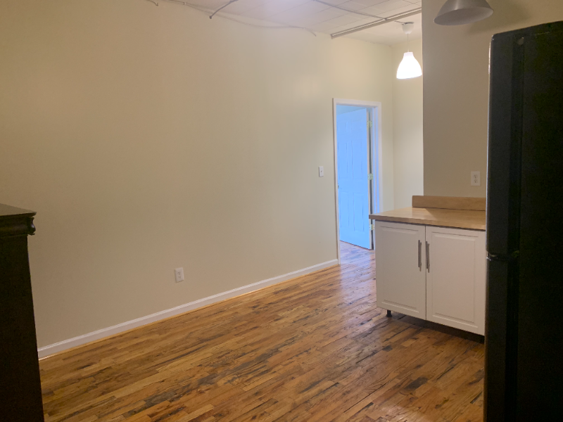 1415 Kemper St - Photo 4 of 6