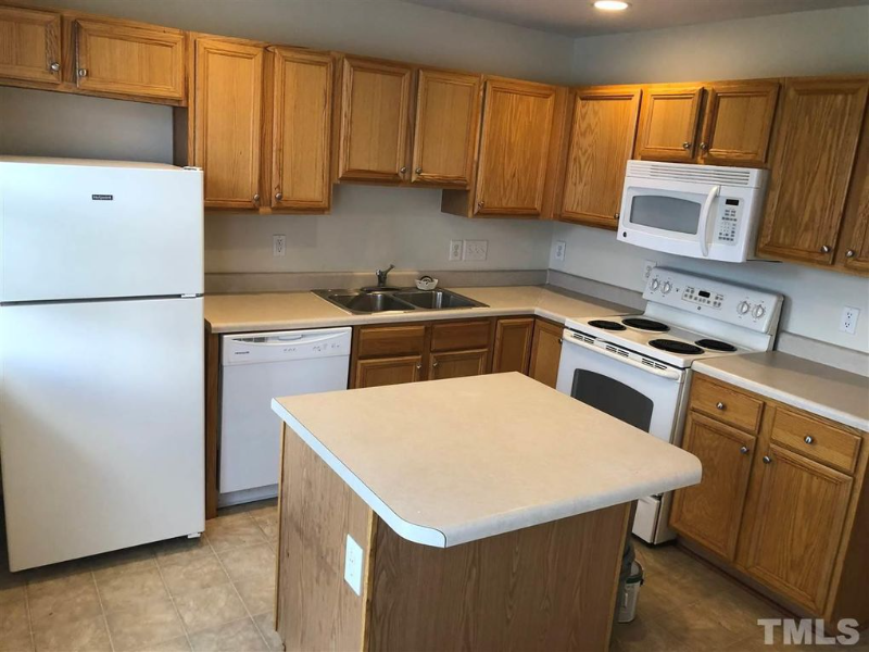 7938 Averette Hill Dr - Photo 5 of 10