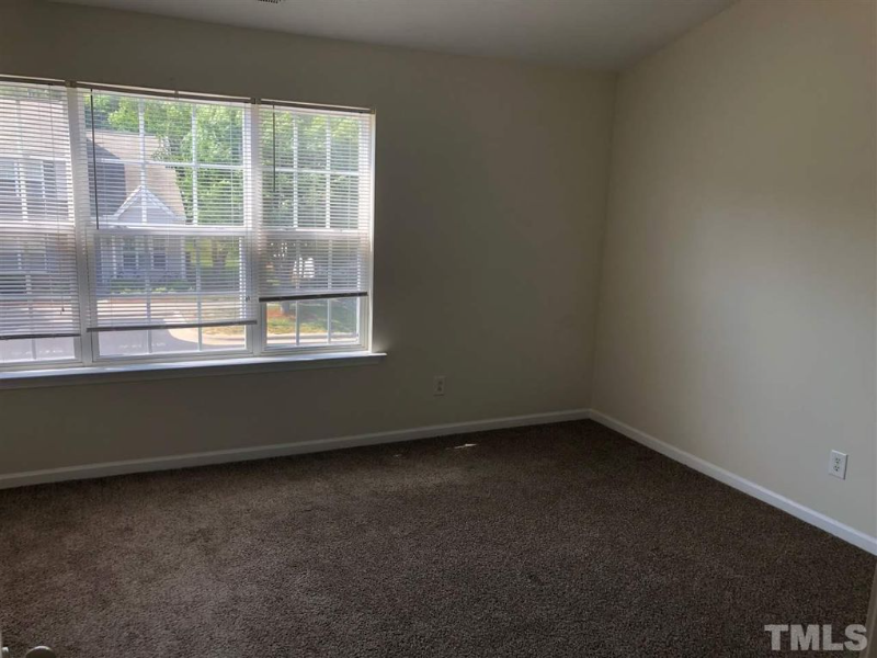 7938 Averette Hill Dr - Photo 6 of 10