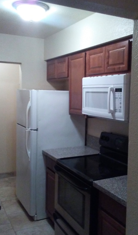 2925 Winkler Ave #905 - Photo 3 of 7