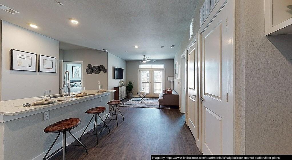 24002 Colonial Parkway - Photo 3 of 10