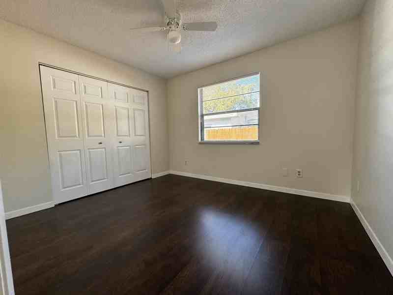 2900 Shore Dr #B - Photo 6 of 7