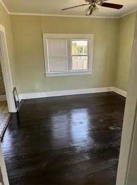 1310 S Jefferson St - Photo 2 of 8