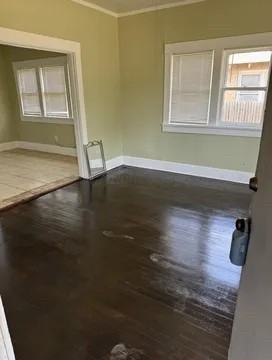 1310 S Jefferson St - Photo 3 of 8