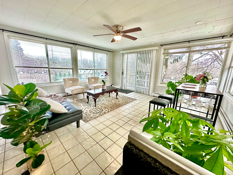 33 Pickman Rd - Photo 3 of 11