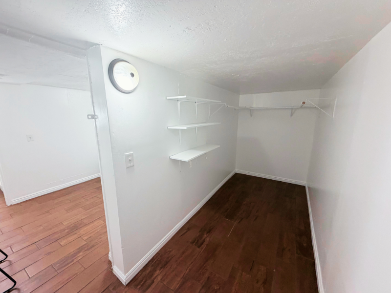 1711 S St - Photo 2 of 10