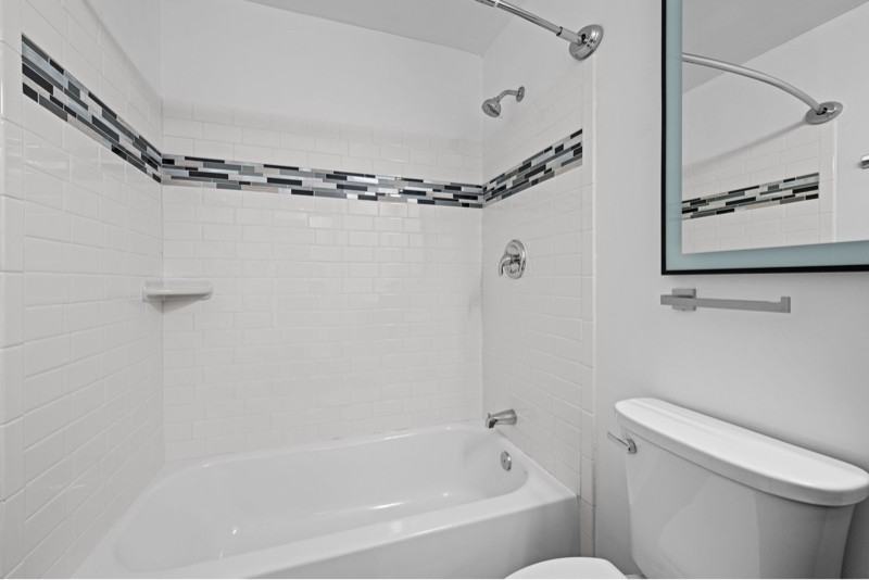 14212 Leroy Ave - Photo 6 of 16