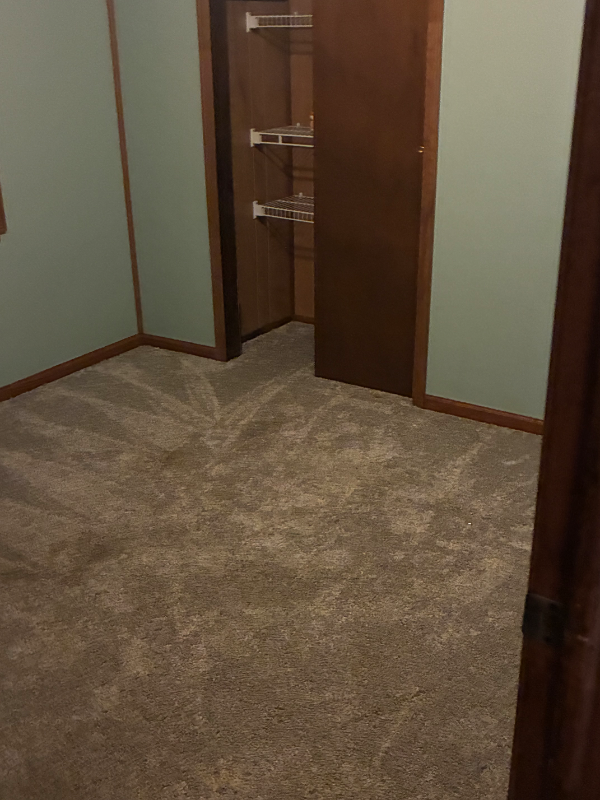 W649 Hillview Dr - Photo 7 of 20