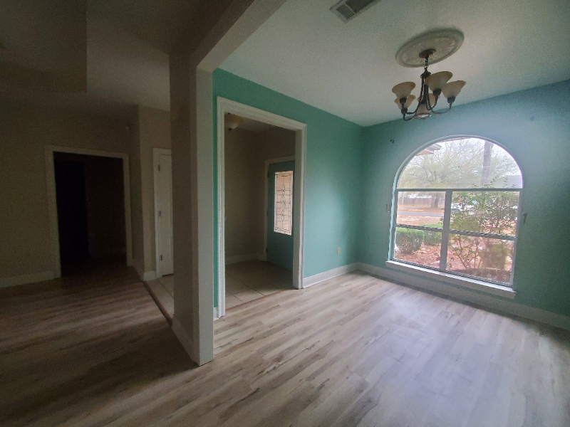 1061 Gage Dr - Photo 4 of 14