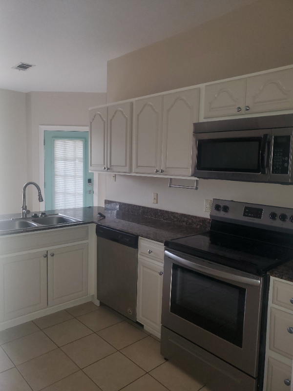 1061 Gage Dr - Photo 7 of 14