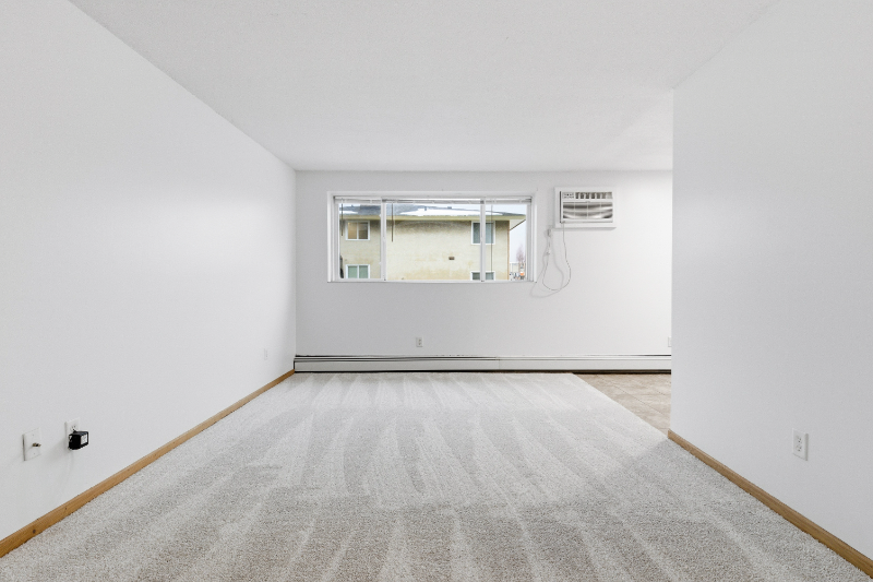 1100 69th Ave N #102 - Photo 7 of 20