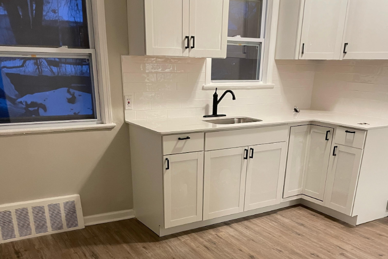 18406 Lewis Dr - Photo 2 of 11