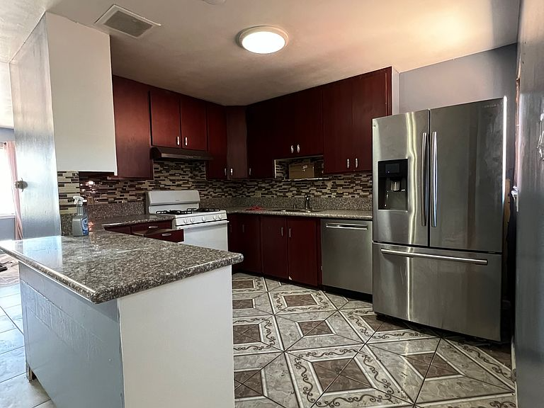 903 Probasco Way - Photo 2 of 4