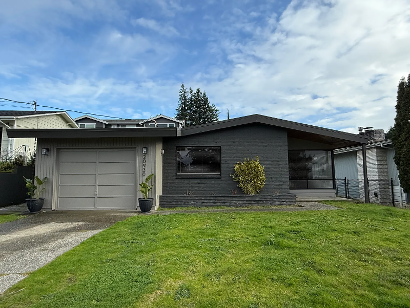 20930 2nd Ave S - Photo 2 of 10