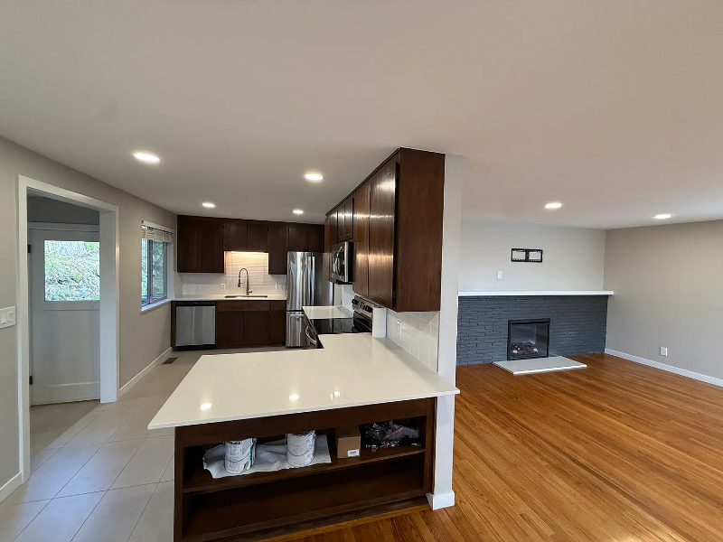 20930 2nd Ave S - Photo 4 of 10