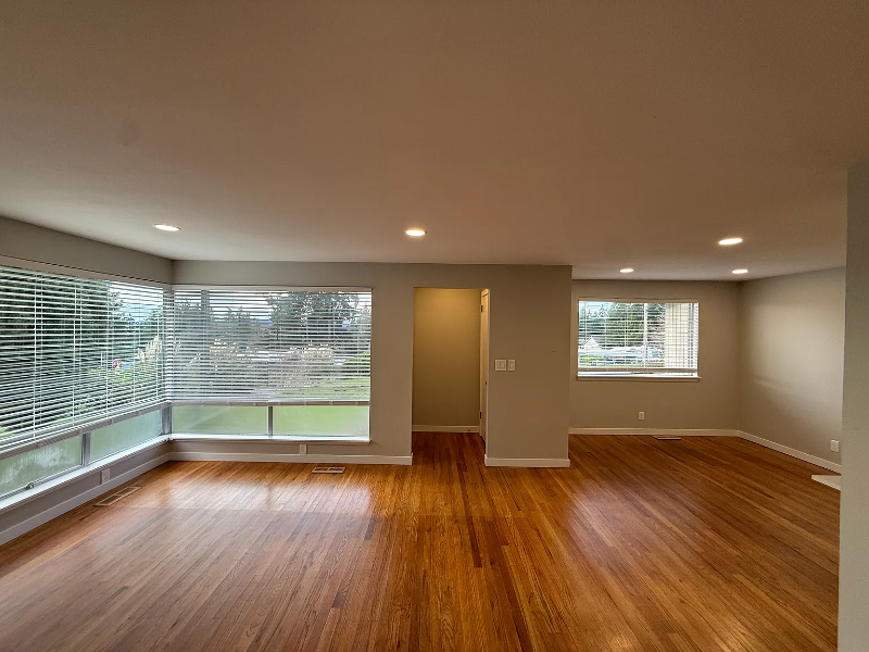 20930 2nd Ave S - Photo 6 of 10