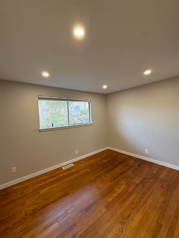 20930 2nd Ave S - Photo 7 of 10