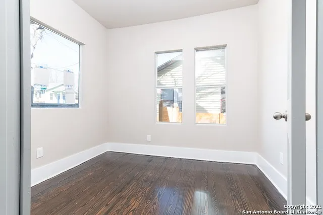 134 Paul St - Photo 3 of 15