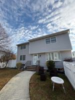 featured image of 17 W Zoranne Dr