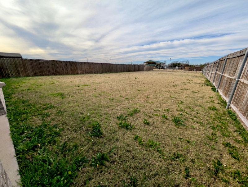 1013 Sublime Dr - Photo 4 of 15