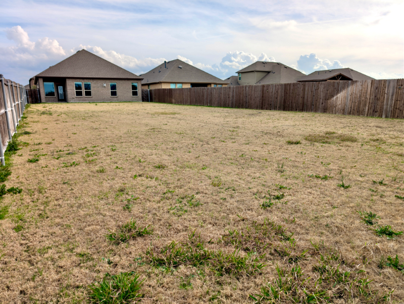 1013 Sublime Dr - Photo 5 of 15