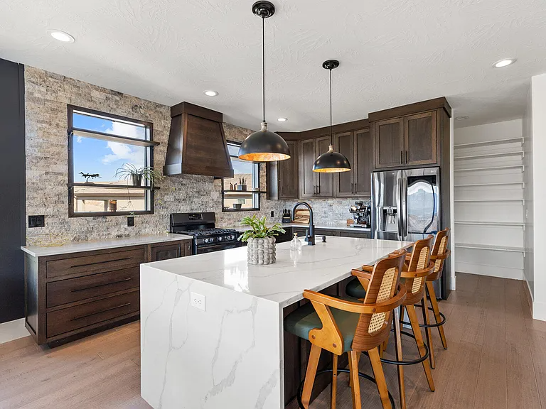 1173 Ne - Photo 4 of 20