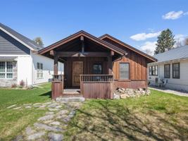 featured image of 916 E 2nd St