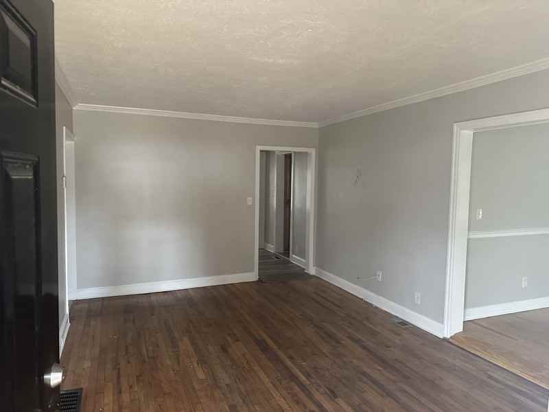 1107 Graymont Dr Sw - Photo 4 of 13