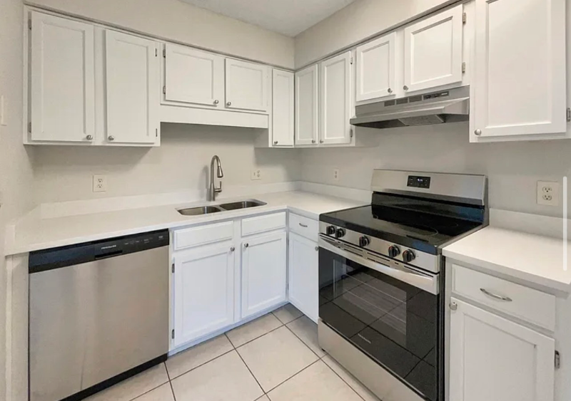 2060 Tickford St - Photo 4 of 9