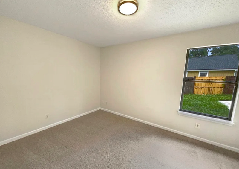 2060 Tickford St - Photo 5 of 9