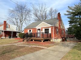 featured image of 4540 Victor Ave