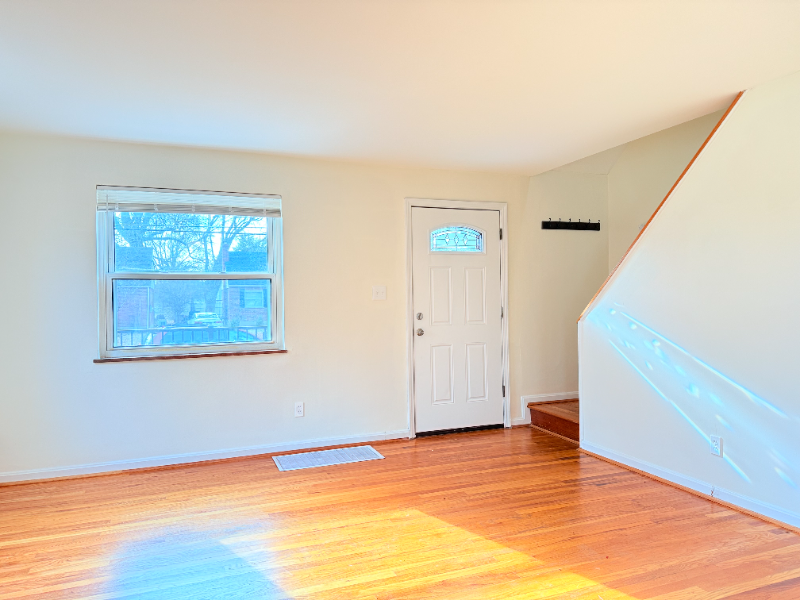 4540 Victor Ave - Photo 3 of 20