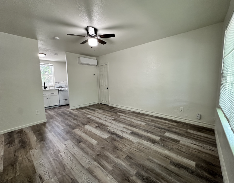 614 E St #8 - Photo 2 of 6