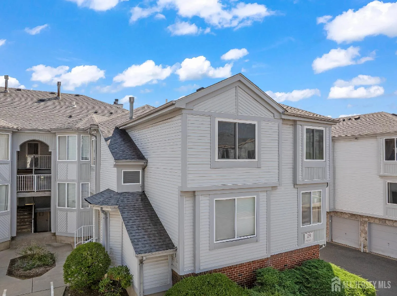 2910 Jesse Way - Photo 2 of 18