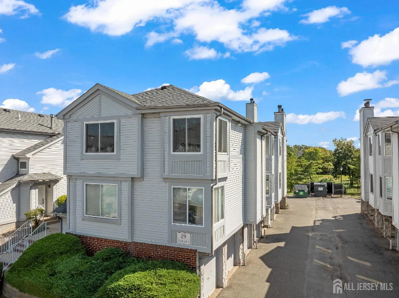 2910 Jesse Way - Photo 3 of 18