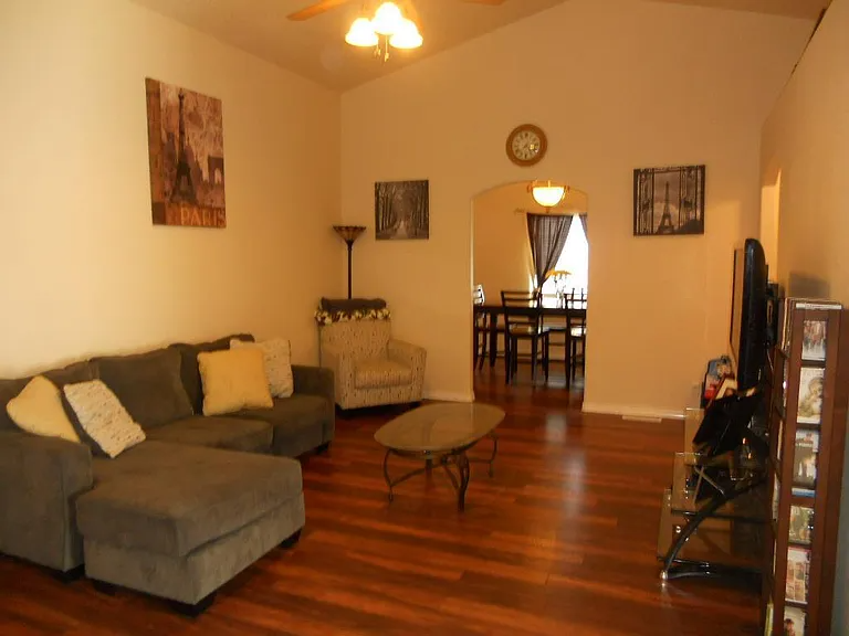 482 Nw Sandpiper Ave - Photo 2 of 17