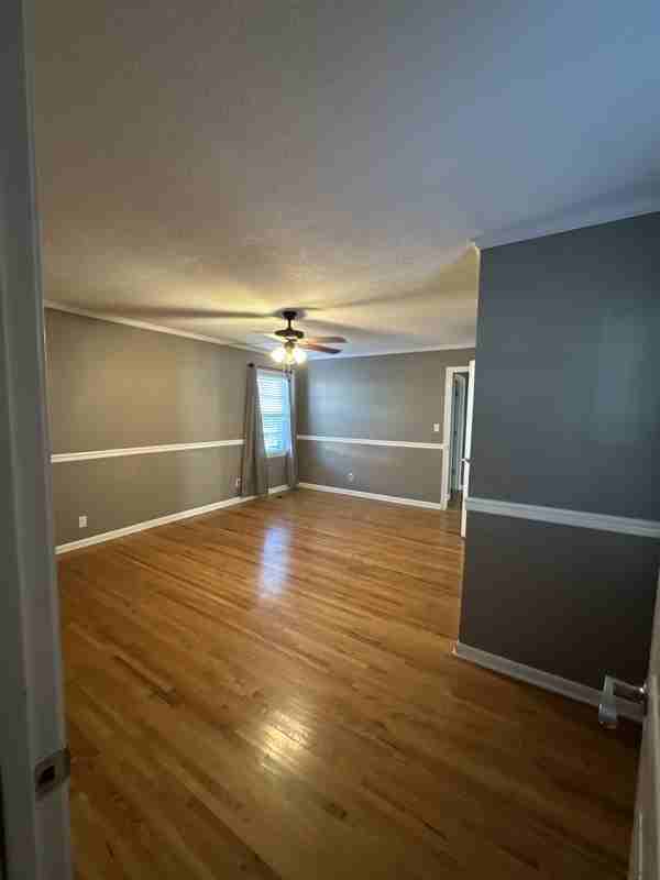 718 Woodhill Dr - Photo 3 of 15