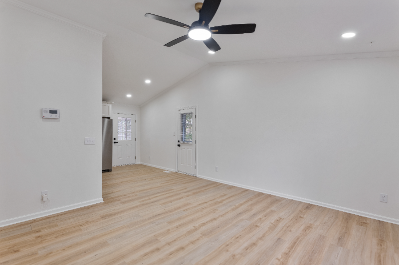 5802 Lillie Dr - Photo 5 of 20