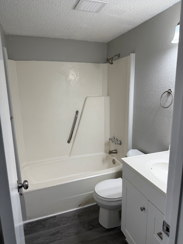 1713 E Idell St #B - Photo 7 of 10