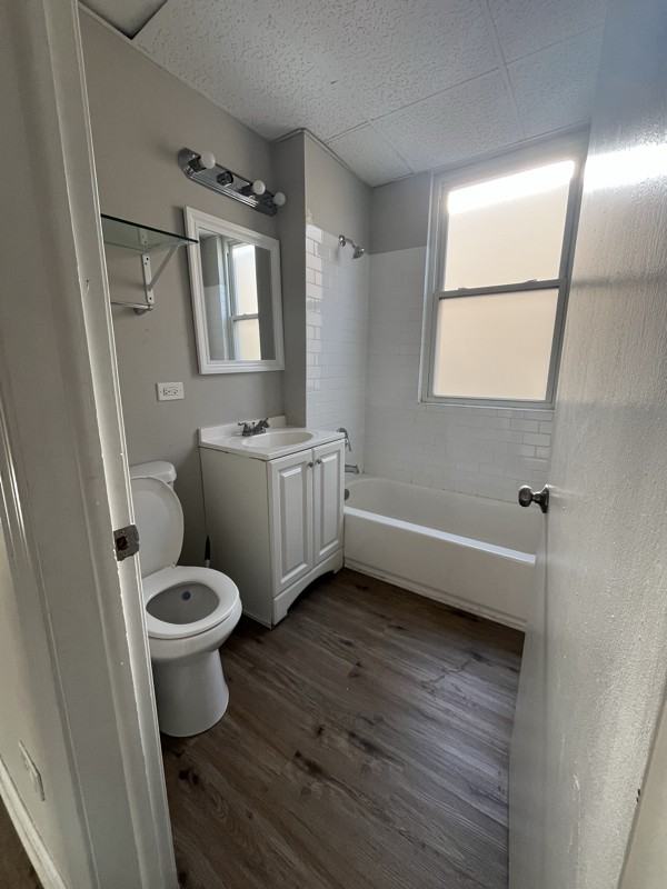 917 N Cicero Ave #2 - Photo 7 of 14