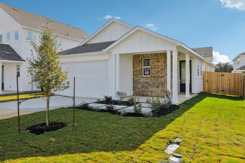 1004 Yaupon Holly Dr - Photo 2 of 20