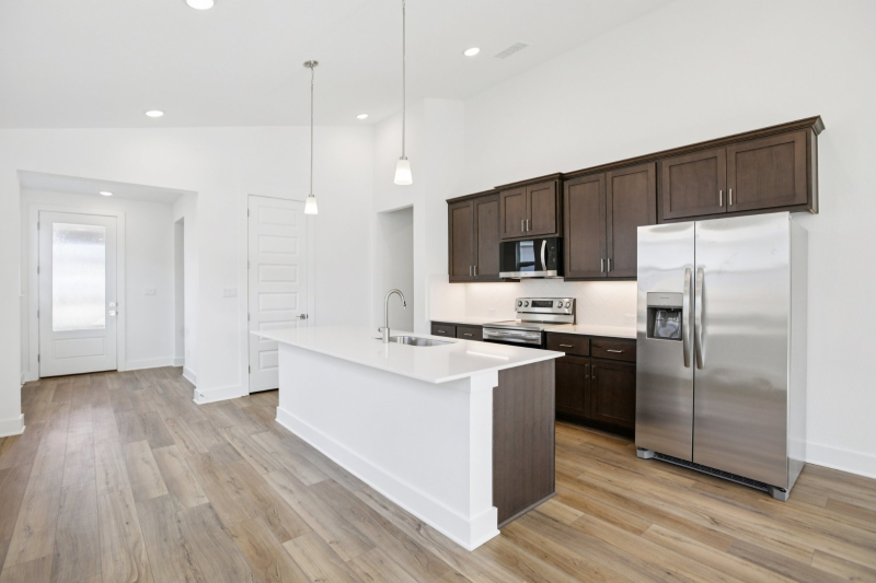 1004 Yaupon Holly Dr - Photo 6 of 20