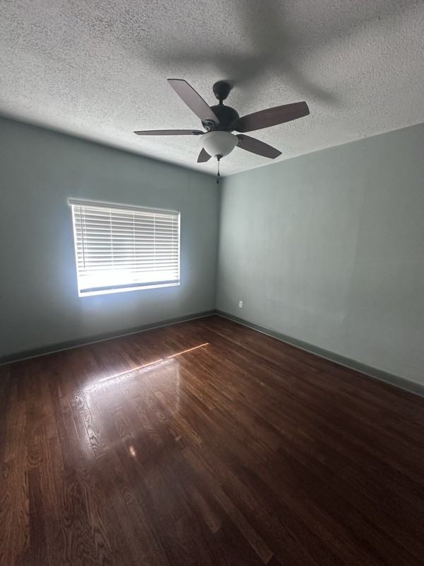 3211 Savannah Ave - Photo 4 of 11