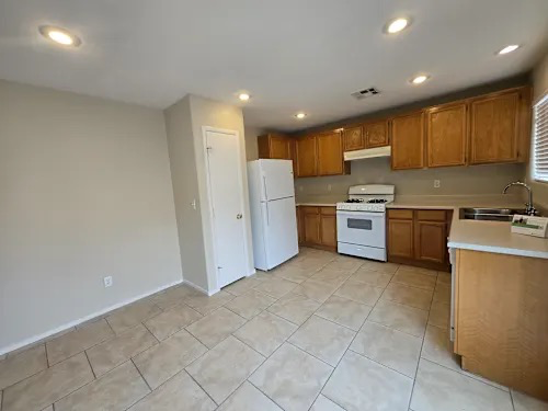 9542 Glen Iris St - Photo 3 of 12