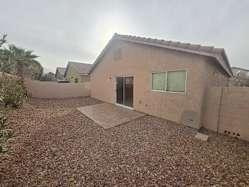 9542 Glen Iris St - Photo 4 of 12