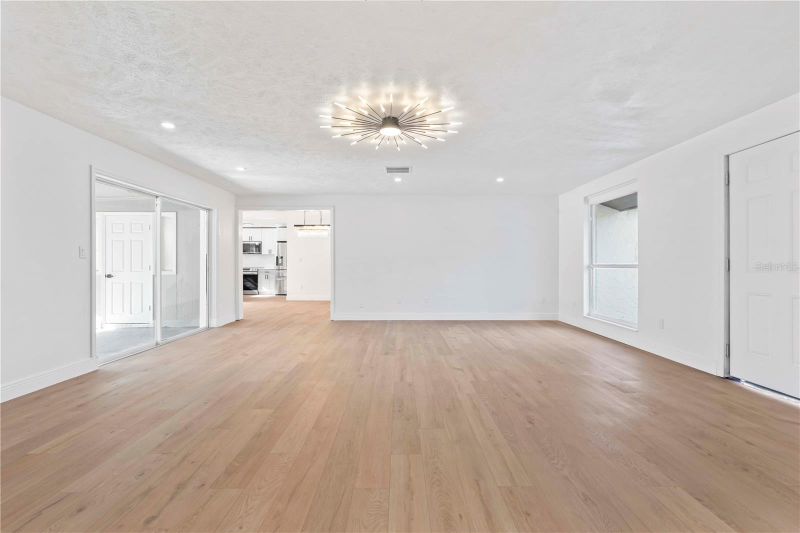 10072 Northcliffe Blvd - Photo 4 of 20