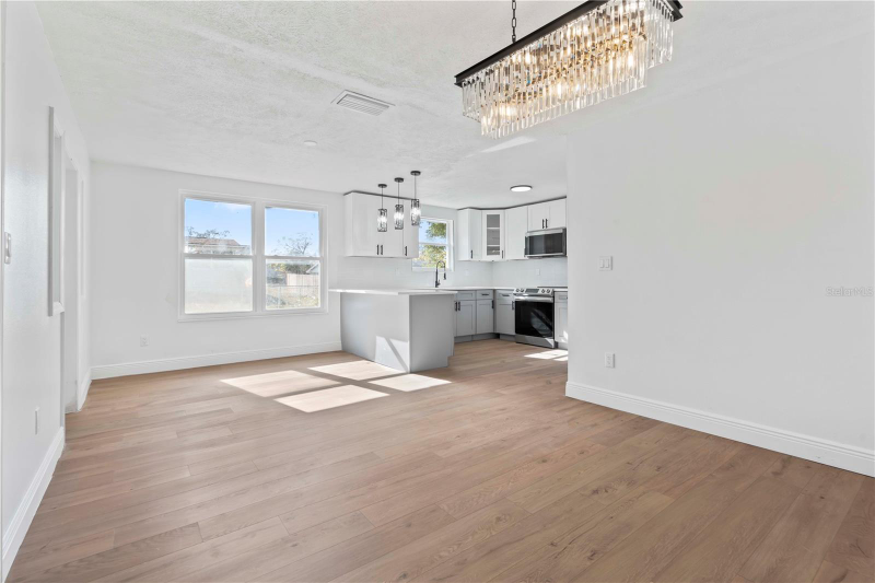 10072 Northcliffe Blvd - Photo 6 of 20