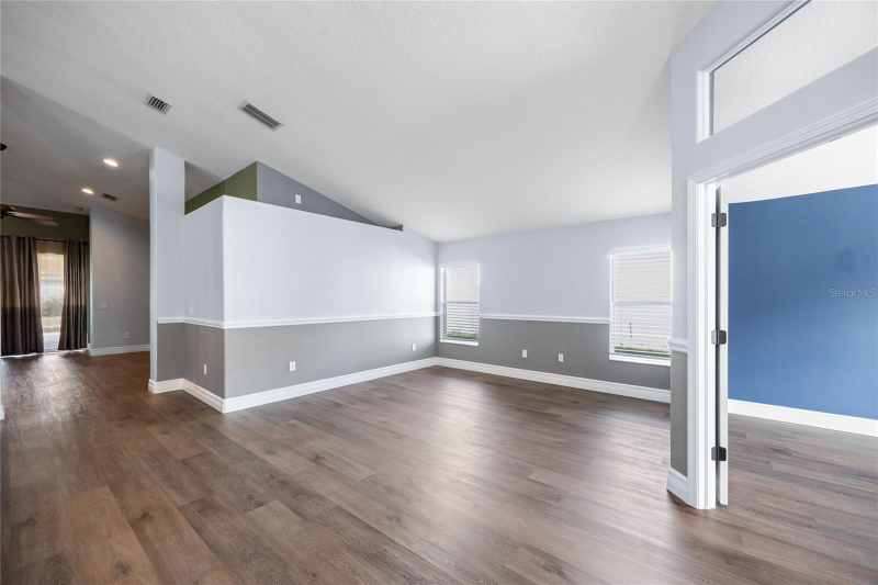 13413 Mandalay Pl - Photo 3 of 20