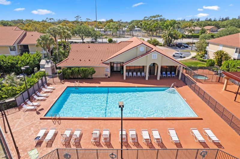 5781 Riverside Dr - Photo 2 of 9